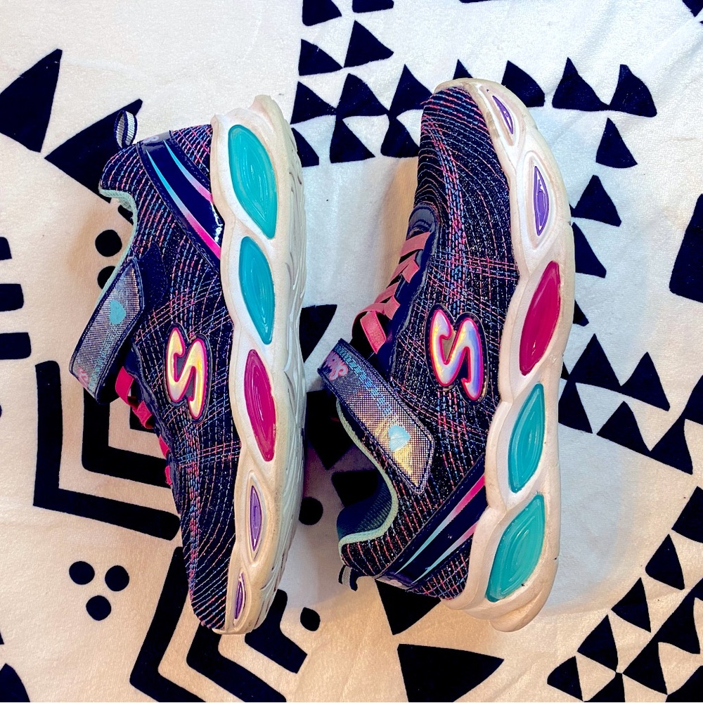 Sketchers s-light lighting shoes